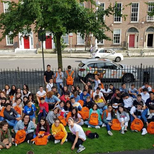 23 de agosto en Mountjoy Square grupo de curso escolar en Irlanda