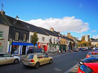 la preciosa ciudad de Thomastown y su colegio de secundaria