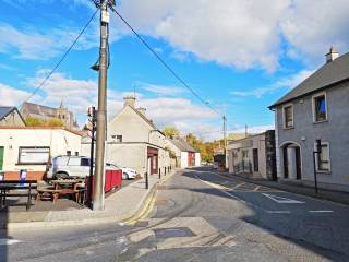 la preciosa ciudad de Thomastown y su colegio de secundaria