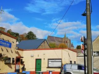 la preciosa ciudad de Thomastown y su colegio de secundaria