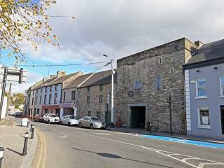 la preciosa ciudad de Thomastown y su colegio de secundaria