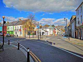 la preciosa ciudad de Thomastown y su colegio de secundaria