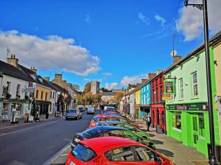 la preciosa ciudad de Thomastown y su colegio de secundaria