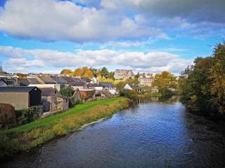 la preciosa ciudad de Thomastown y su colegio de secundaria