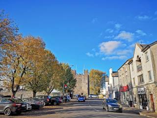 La ciudad de Athy y sus institutos de secundaria