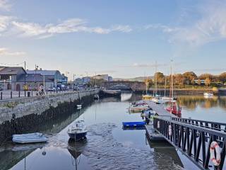 La ciudad de Dungarvan y sus colegios