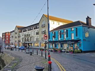 La ciudad de Dungarvan y sus colegios