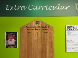 Zona de anuncios de actividades extracurriculares