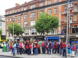 Servicios para estudiantes de año escolar