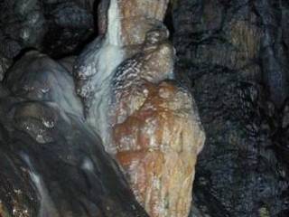 La Virgen y el Niño, Cueva de Valporque