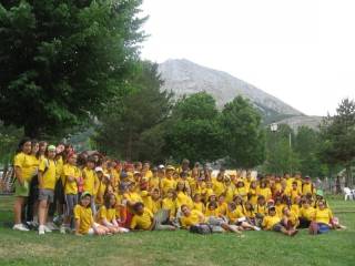 Grupo de estudiantes de nuestro campamento de GMR Camps