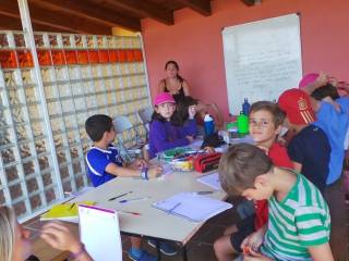 Lunes de clases de inglés en el camp