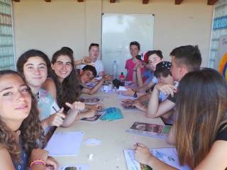 Lunes de clases de inglés en el camp