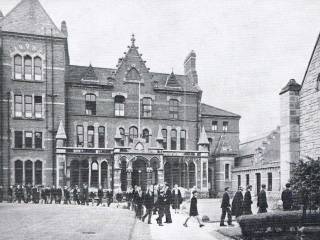 Antiguo edificio del colegio en St. Stephen's Green