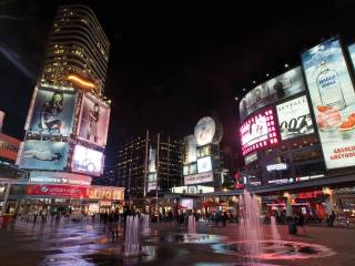 Dundas Squ