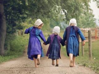 Los niños en la comunidad amish tienen en la naturaleza una amiga más.