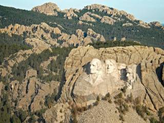 Vista del Monumento a los presidentes de Estados Unidos