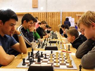 El ajedrez requiere mucha atención, por eso puede estar indicado para alumnos que les cueste centra