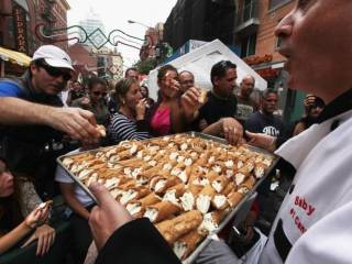 Cannoli gratuito para los visitantes de Mulberry Street