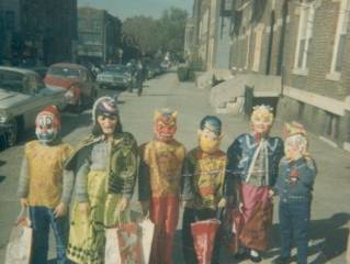 Niños disfrazados en los años 60