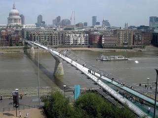 Millenium Bridge, puente que atacan los mortífagos en la sexta entrega 