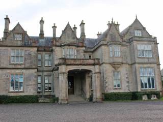 Muckross House y jardines