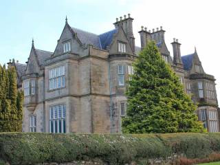 Muckross House y jardines