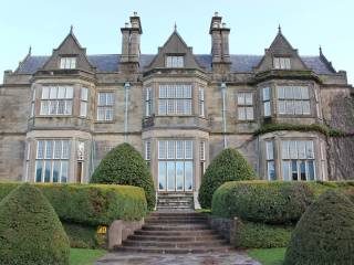 Muckross House y jardines