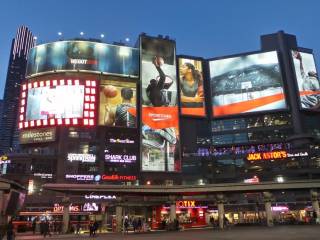 alojarse en el centro de Toronto