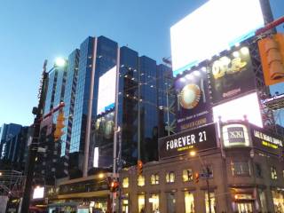 alojarse en el centro de Toronto