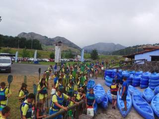 GMR  summercamps descenso del río Sella en piragua