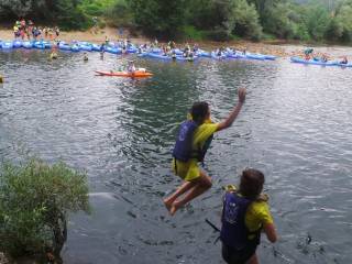 GMR  summercamps descenso del río Sella en piragua